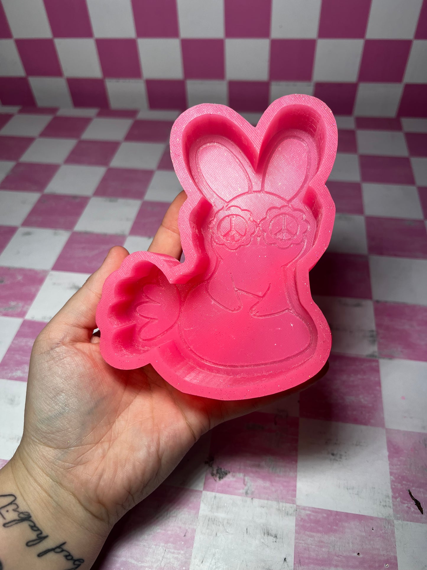 Bunny On Carrot - ABC